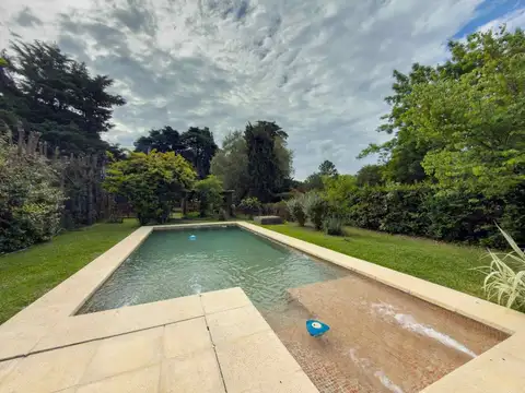 Casa 4 ambientes con 5 baños