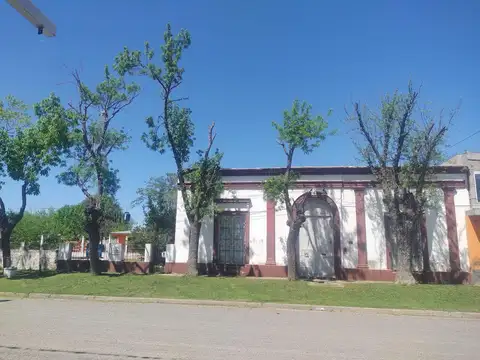 CASA EN VENTA DE 3 DORMITORIOS, COCHERA Y PISCINA EN PUERTO GABOTO