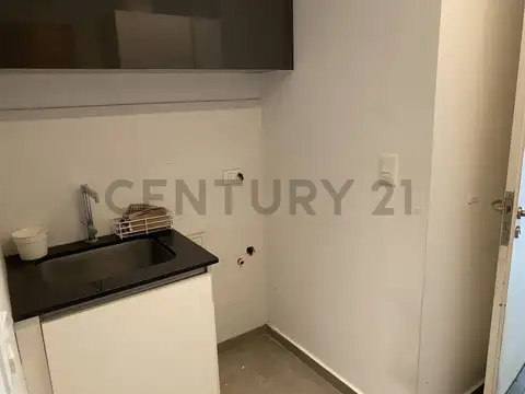 Casa en Alquiler con 2 cocheras