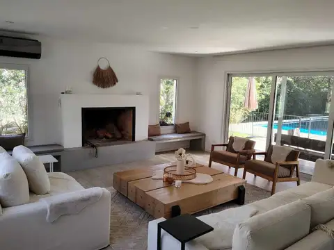 Casa 6 ambientes con 3 baños