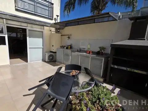 Depto Tipo Casa 3 ambientes con 2 baños