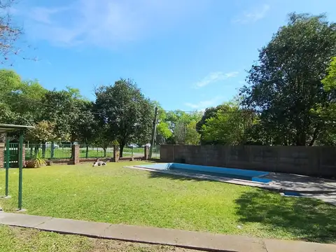 CASA EN VENTA EN ROLDÁN – QUINCHO, PISCINA Y AMPLIO TERRENO