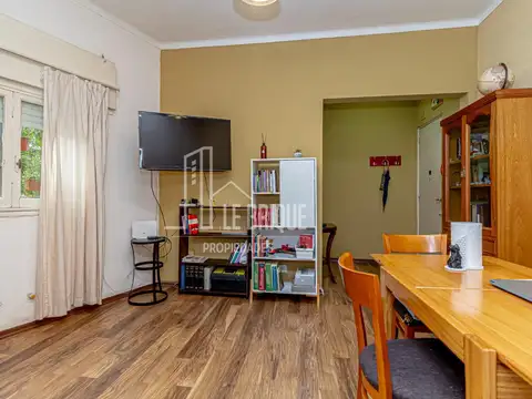 Triunvirato 2800, Piso 1