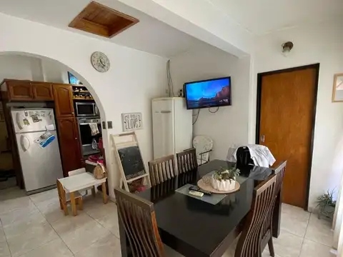 Castelar Norte chalet en venta 4 amb a 50 mts de Arias