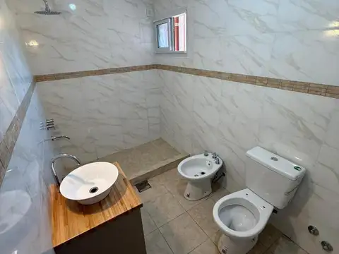 Casa 3 ambientes con 1 baño