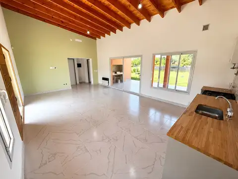 Casa en Venta con 1 cochera