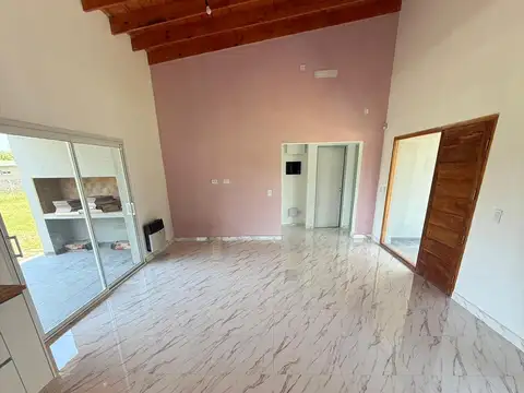 Casa 3 ambientes con 1 baño
