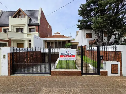 Chalet en Venta en Villa Sarmiento