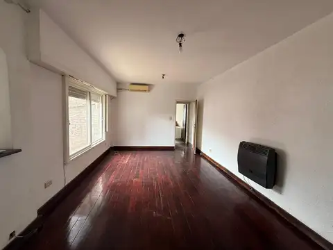 Saavedra 2600, Piso 1