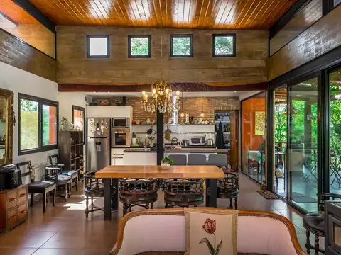 Casa 6 ambientes con 3 baños