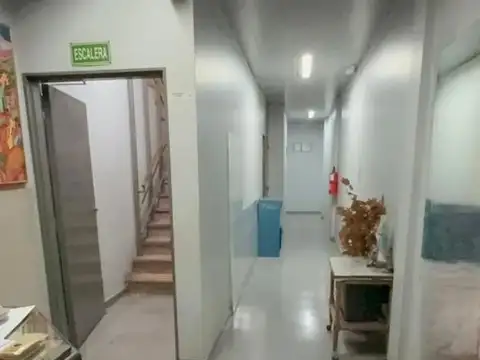 HOTEL EN TERRENO PROPIO EN VENTA CON DOS LOCALES EN BALVANERA ZONA HOSPITAL ESPAÑOL