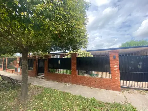 VENTA CASA 3 AMBIENTES PARQUE QUINCHO LOCAL