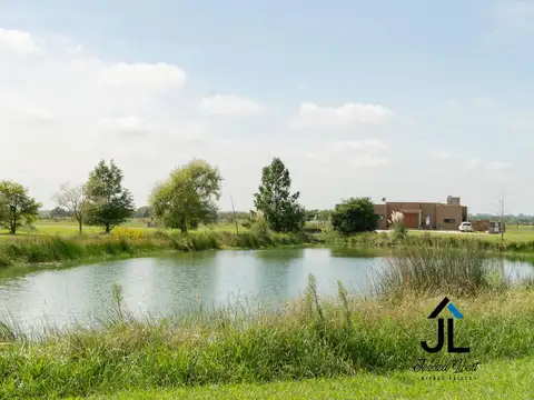 Terreno en venta, barrio Las Calandrias