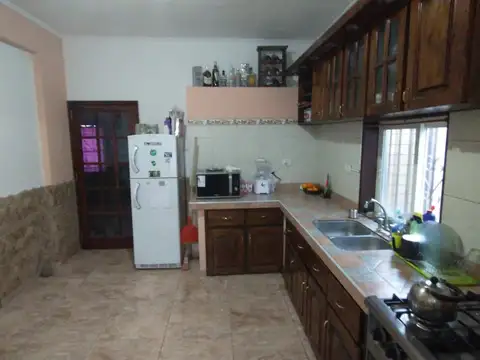 Casa en Venta en Castelar Sur, USD 95.000