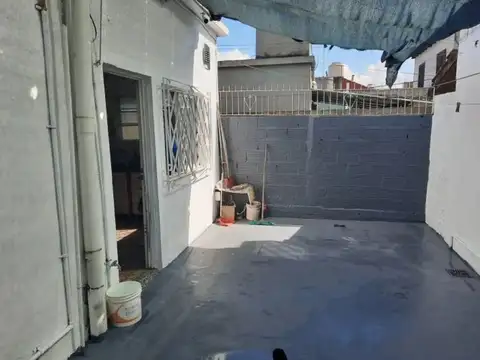Depto Tipo Casa en Alquiler con 1 cocheras