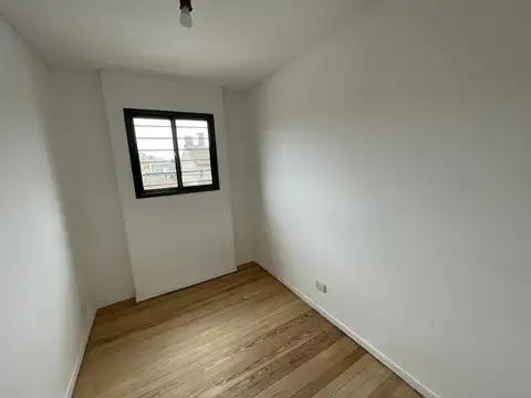 3 de Febrero  al 900