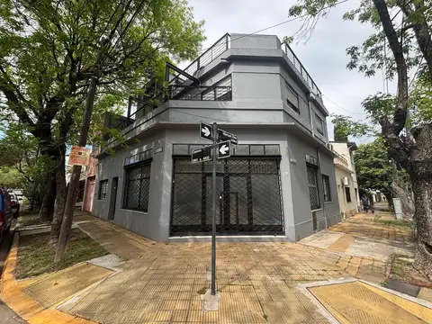 Oficina 5 ambientes con 2 baños