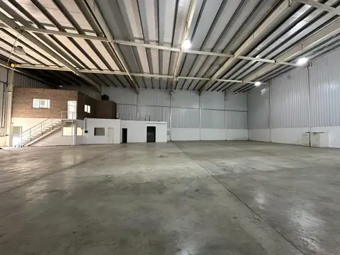 Nave Industrial en  Micropi - Alquiler - 900 m2