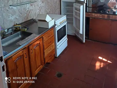 Casa 5 ambientes con 1 baño