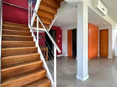 Casa 6 ambientes con 3 baños