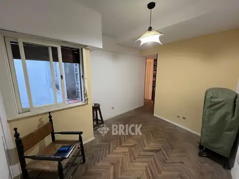 AV. JUAN B. ALBERDI AL 800 - LUMINOSO BAÑO Y COCINA COMPLETOS