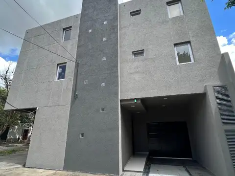 Monoambiente al frente 2do piso con balcon, Excelente ubicacion: San Martin 1902 Banfield