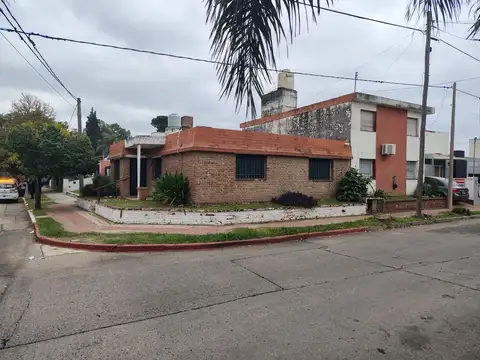 Venta Dos  casas   de  3 dorm  B Urca