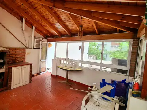 Avenida Eva Perón 1100, Piso pb