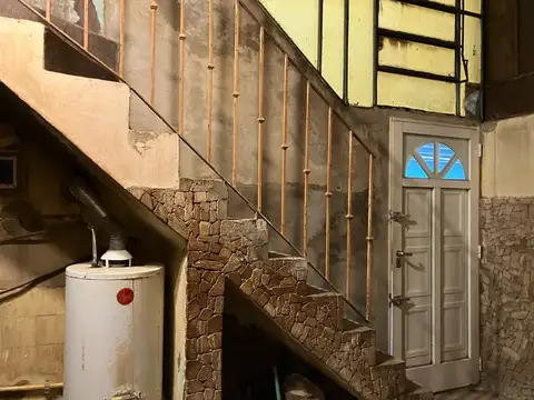 Depto Tipo Casa en Venta 80 años