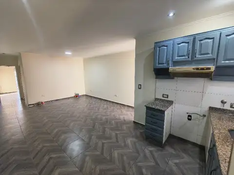 Depto Tipo Casa en Alquiler de 3 ambientes