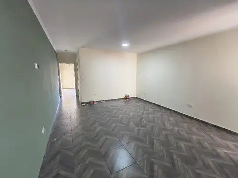 Depto Tipo Casa en Alquiler en Sarandí, $ 650.000