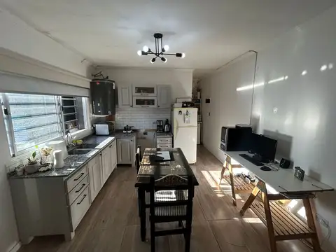 Casa 2 ambientes con 1 baño
