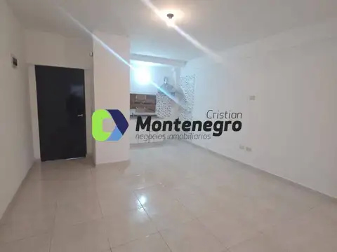 Calle 151 2000, Piso 1