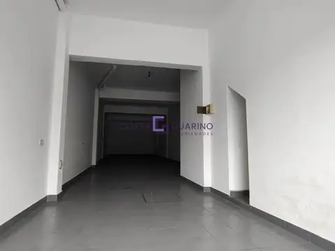 Avenida Juan Manuel de Rosas 600