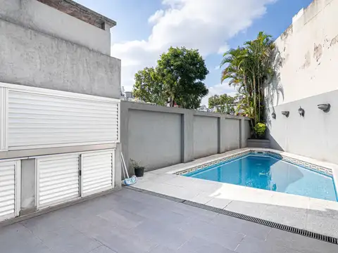 Venta Casa con pileta y parrilla en Villa del Parque
