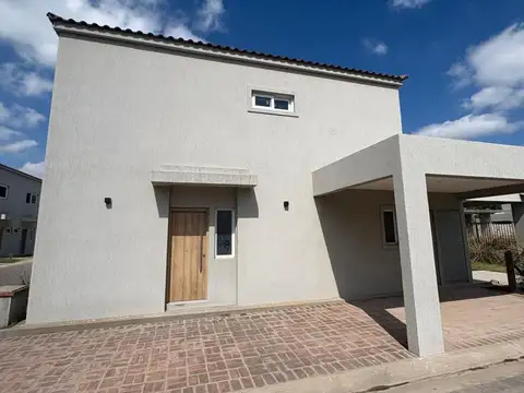 Venta casa 3 ambientes Chic Village jardin terraza