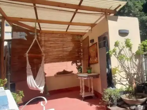 Casa 6 ambientes con 4 baños