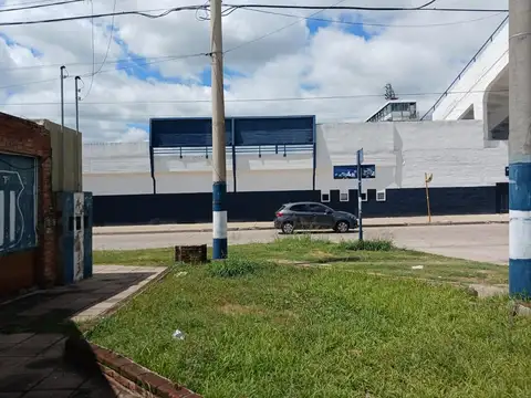 Local en Alquiler en Ampliación Jardín Espinosa, $ 290.000