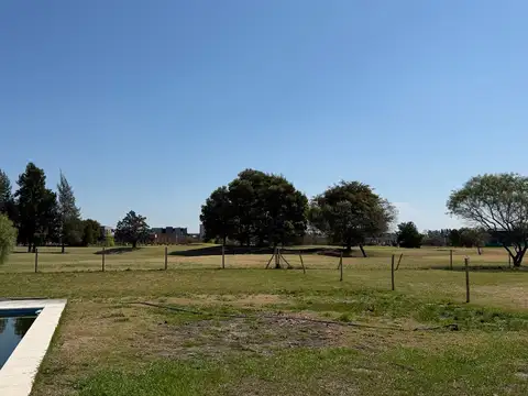 Casa en Venta con 4 cocheras