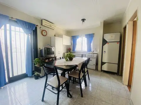 Depto Tipo Casa 2 ambientes con 1 baño