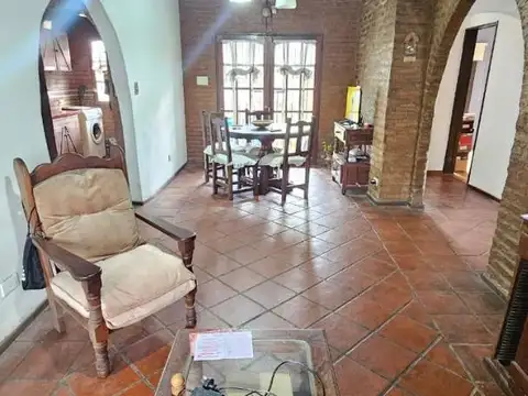 Depto Tipo Casa en Venta con 2 cocheras