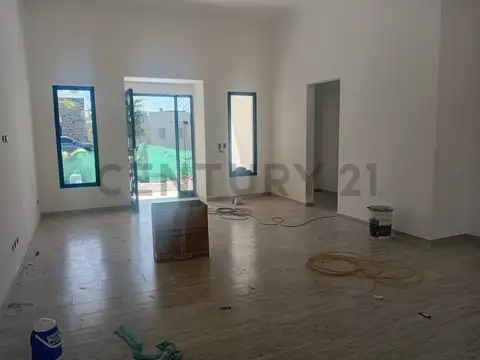 Casa en Venta con 3 cocheras