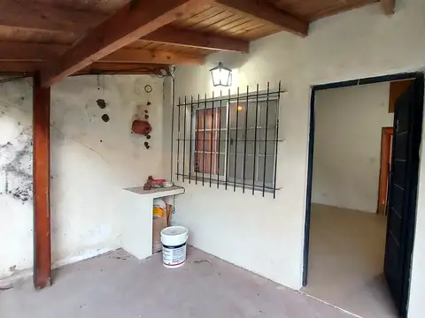 Depto Tipo Casa en Alquiler en Castelar Sur, $ 295.000