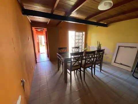 Casa en venta de tres dormitorios en la florida