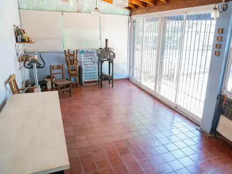 Depto Tipo Casa 6 ambientes con 2 baños