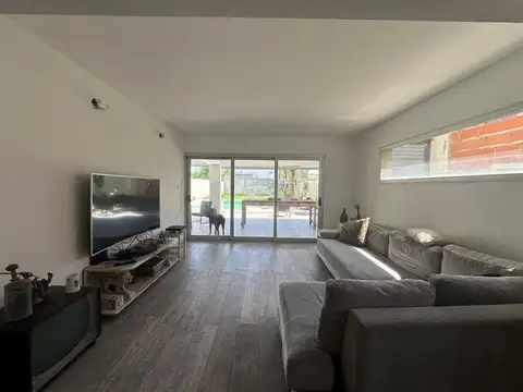 Casa en Alquiler en City Bell, USD 1.500