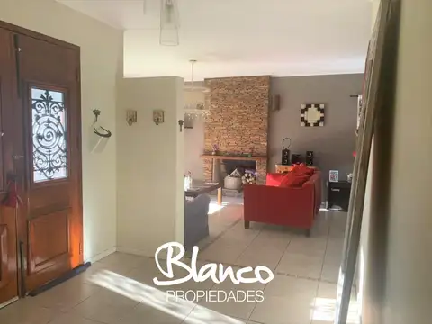 Casa  en Alquiler en Roble Joven, Pilar, G.B.A. Zona Norte