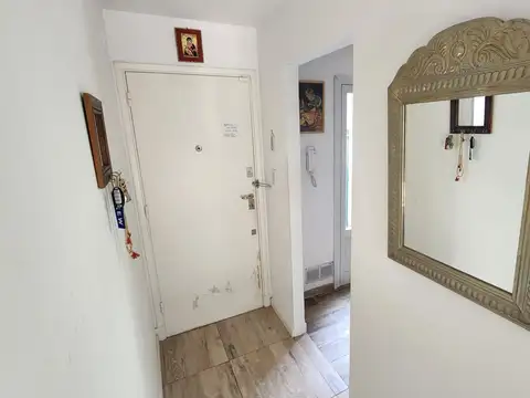 Departamento de 3 ambientes con cochera, Patio y dependencia