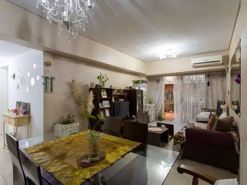 VENTA TRES AMB EN CABALLITO CON PATIO APTO PROF.