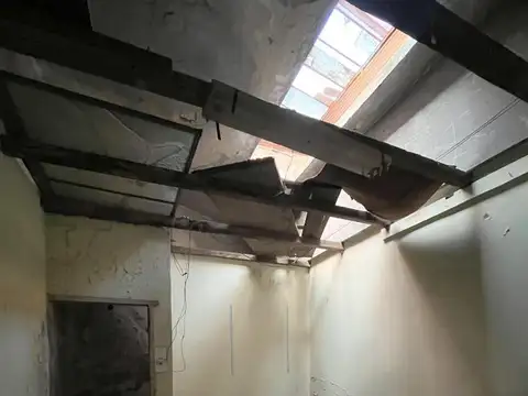 Oferton! Deposito con dep 880 m2, cub1100m2 total en Pompeya